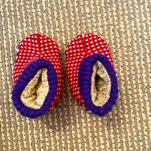 Bombas slippers age 6-12 months. Brand new with tags